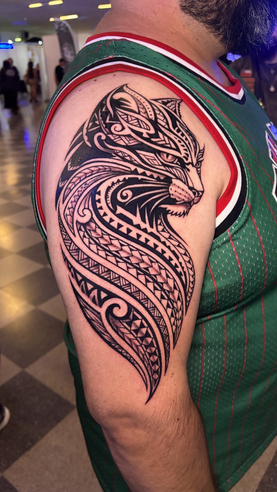 Hombro  gato con motivos   Polinesicos, estilo polinésico, por Gabriel Púas